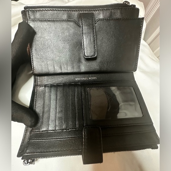 EUC Michael Kors Jet Set Double Zip Wristlet - Picture 12 of 17